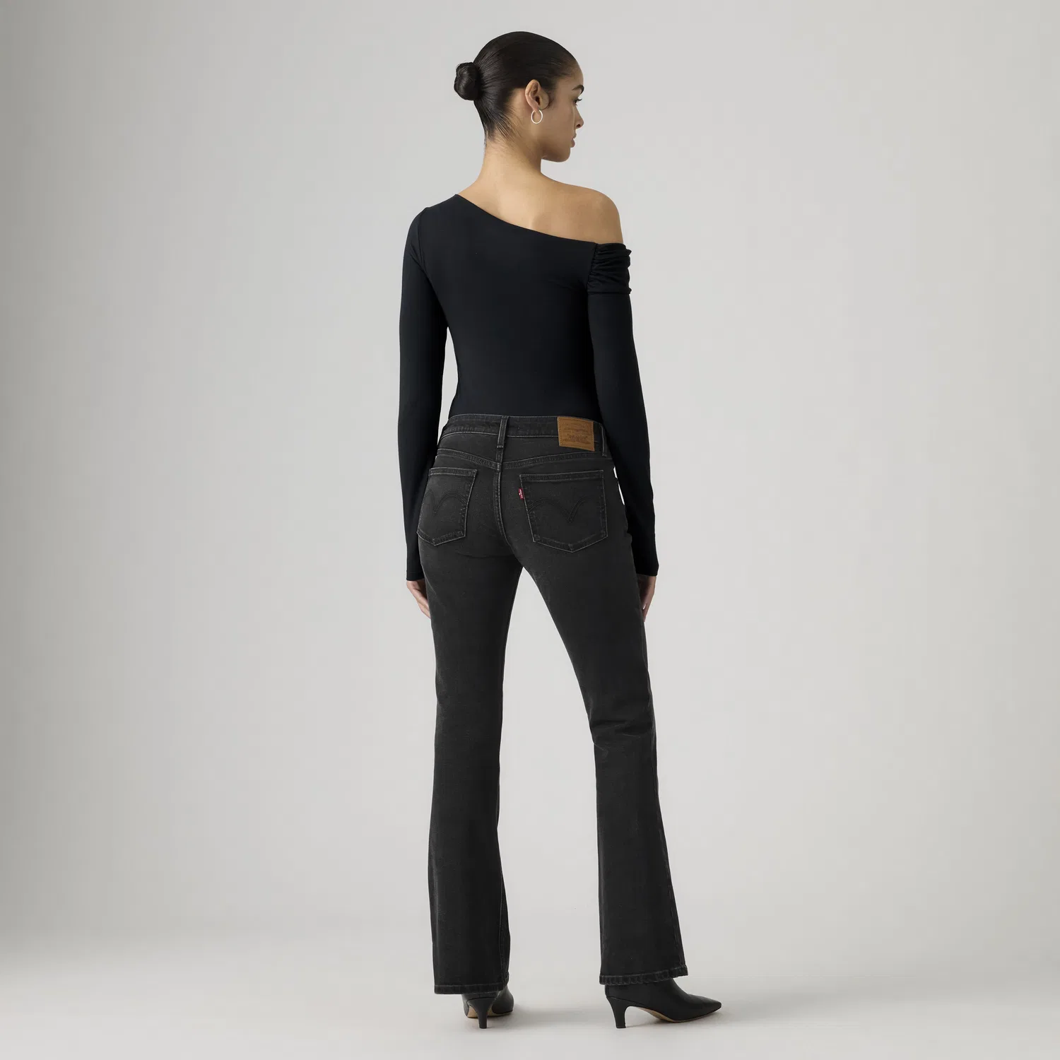 Женские джинсы-клеш с заниженной талией Levi's, Black — фото 3