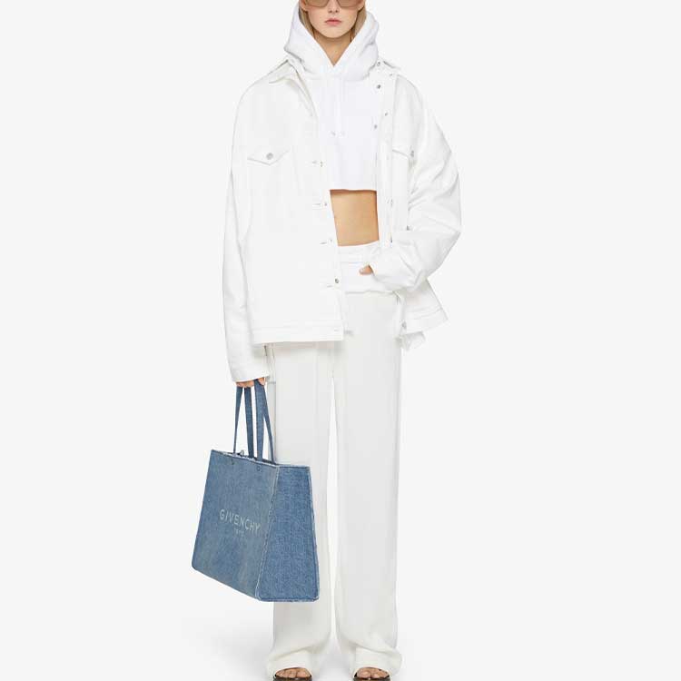 Givenchy Джинсовая куртка на пуговицах свободного кроя, White — фото 4