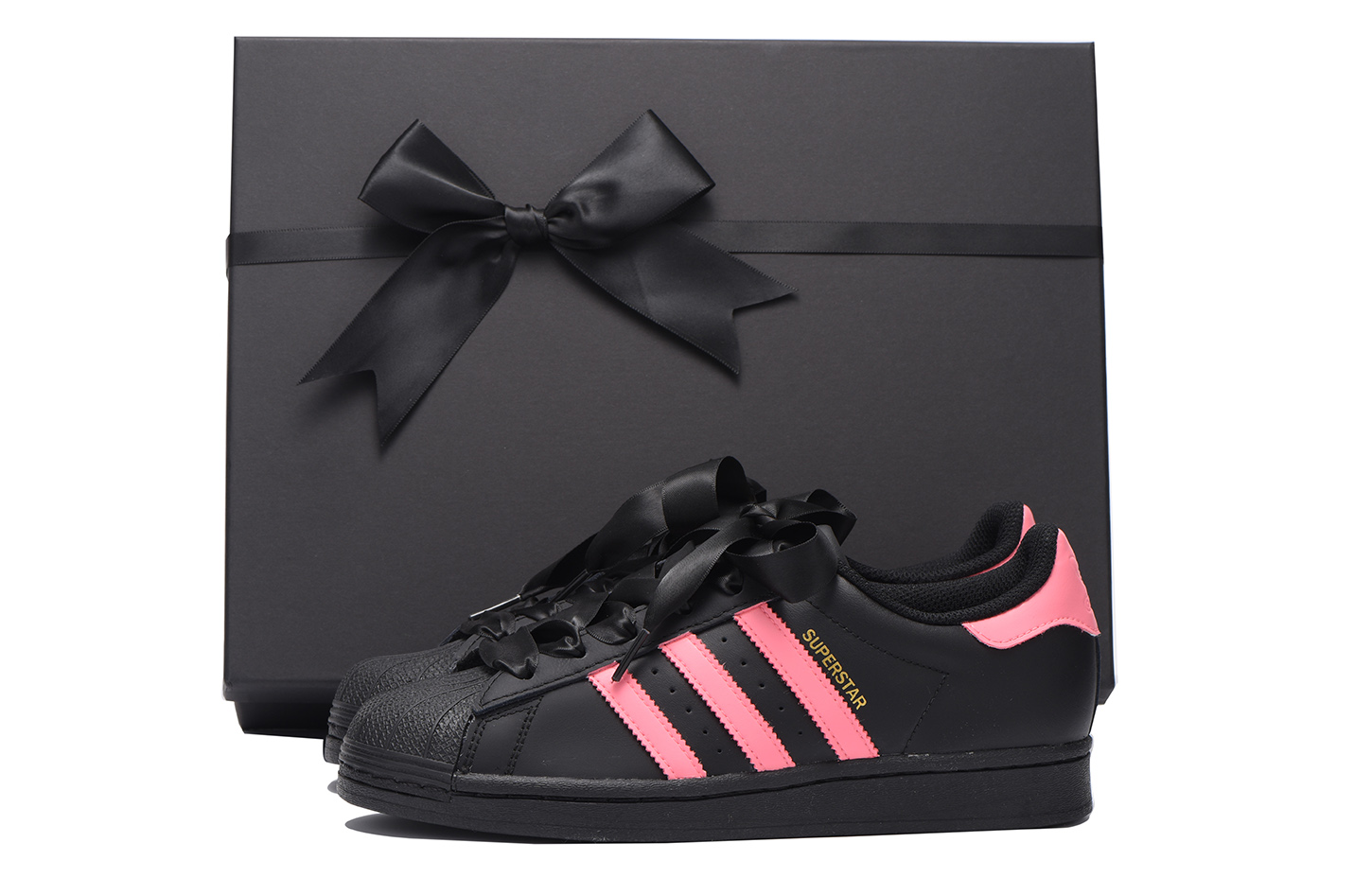 

Adidas Originals SUPERSTAR Каштановые противоскользящие кроссовки низкие унисекс черно-розовые, цвет Black Pink