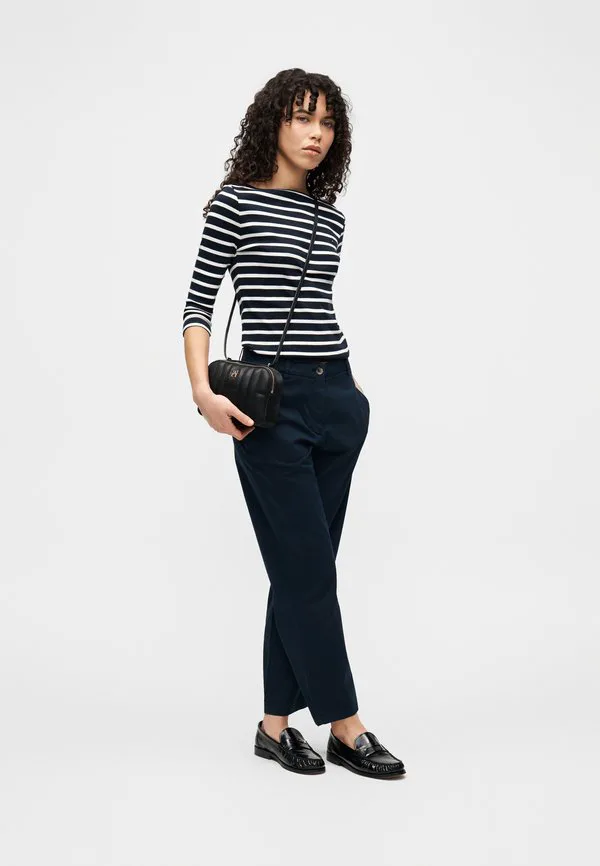Выстиранные узкие прямые брюки-чиносы Tommy Hilfiger, Dark Night Navy — фото 2