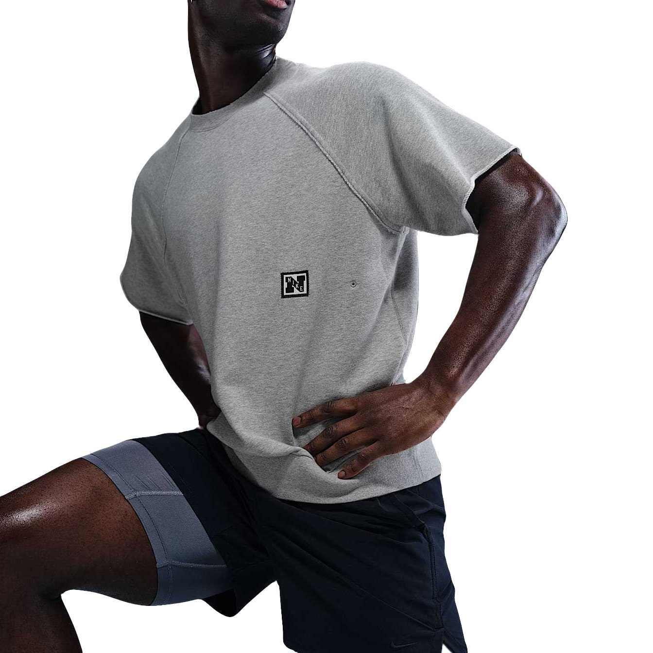 Футболка Heritage мужская light smoke gray Nike, серый — фото 3