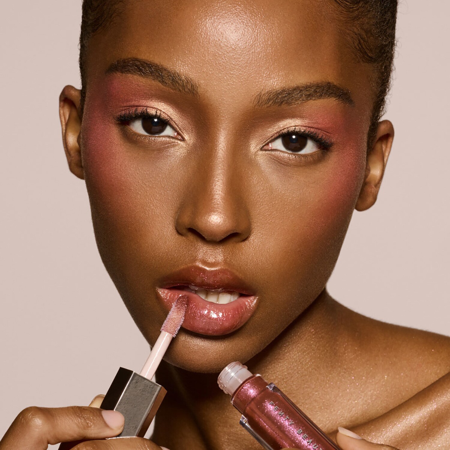 Блеск для губ для красивых губ Gloss Bomb Universal Lip Luminizer Fenty Beauty, $Weet Mouth - Shimmering Soft Pink (9 ml) — фото 4