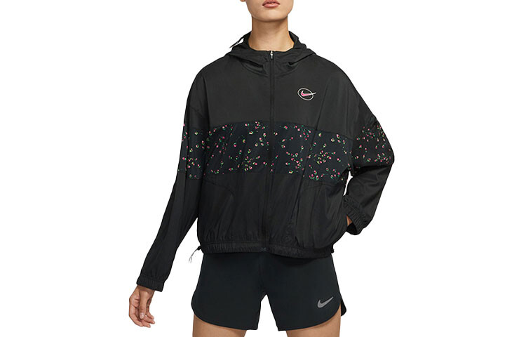 

Куртка женская черная Nike