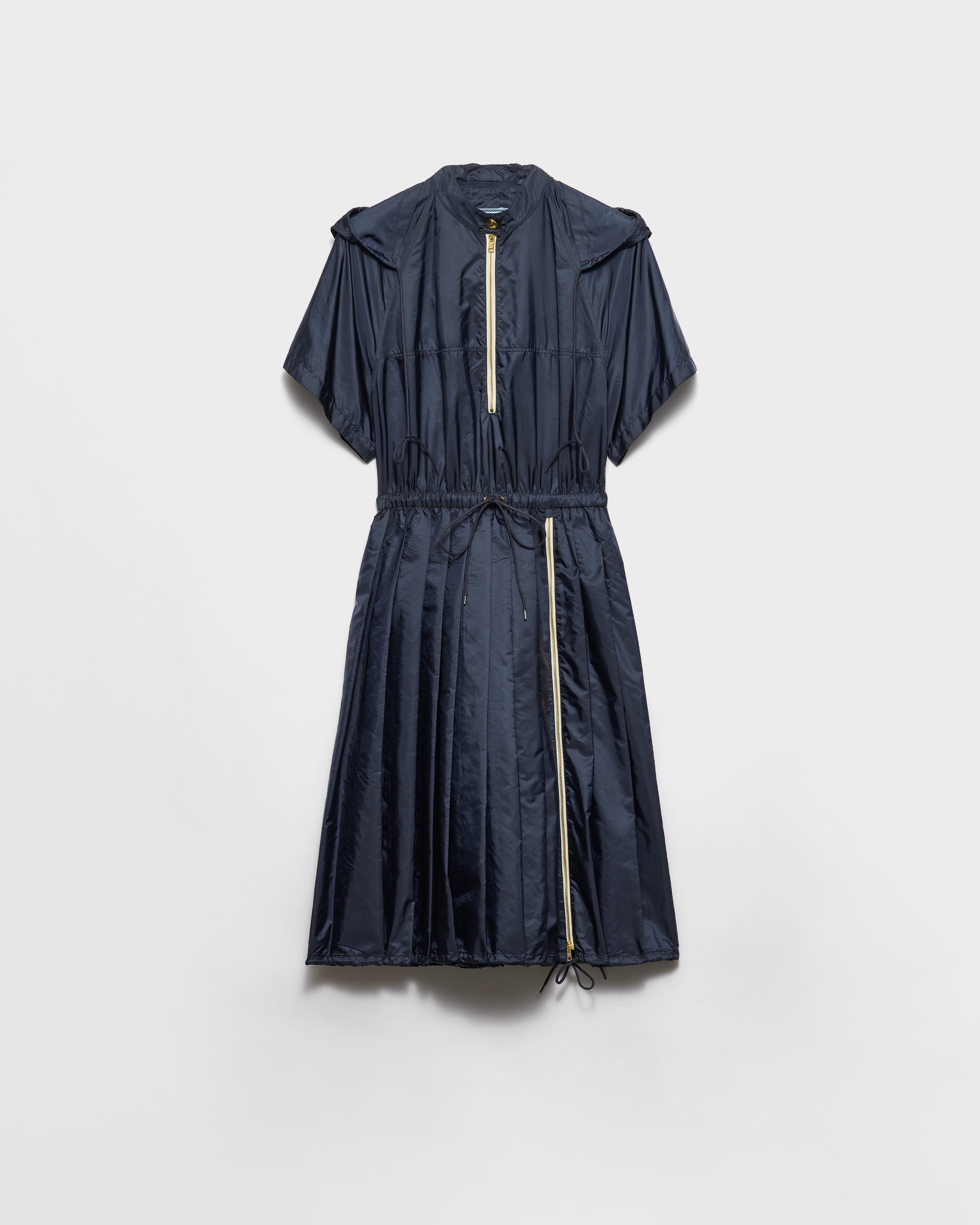 

Миди-платье из легкого переработанного нейлона Prada, синий