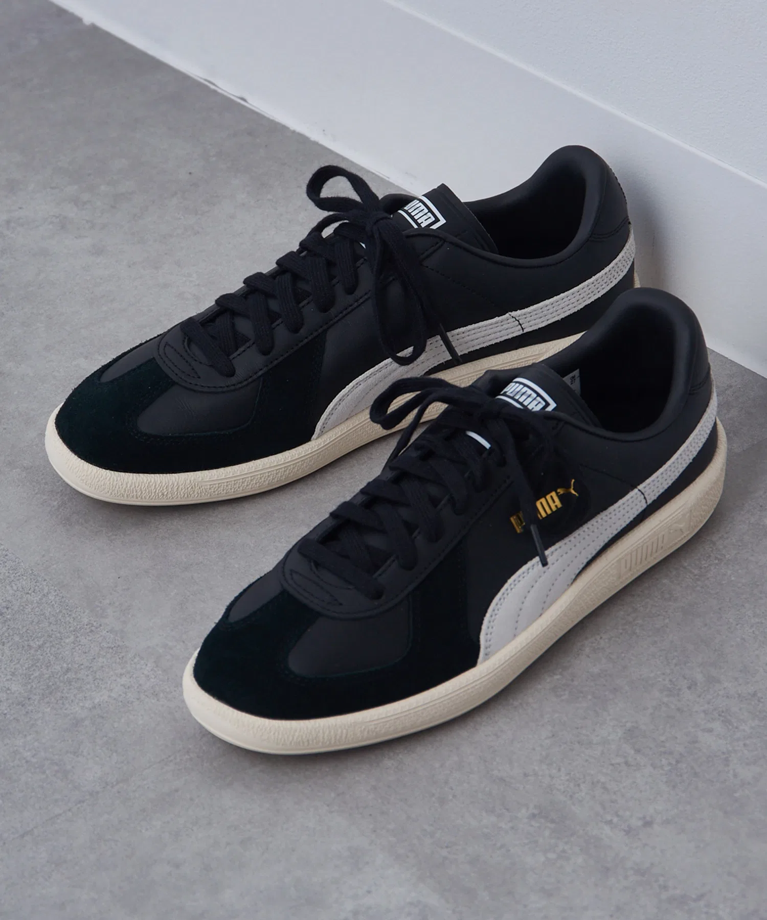 Унисекс кроссовки PUMA Army Trainer из кожи белые — фото 4