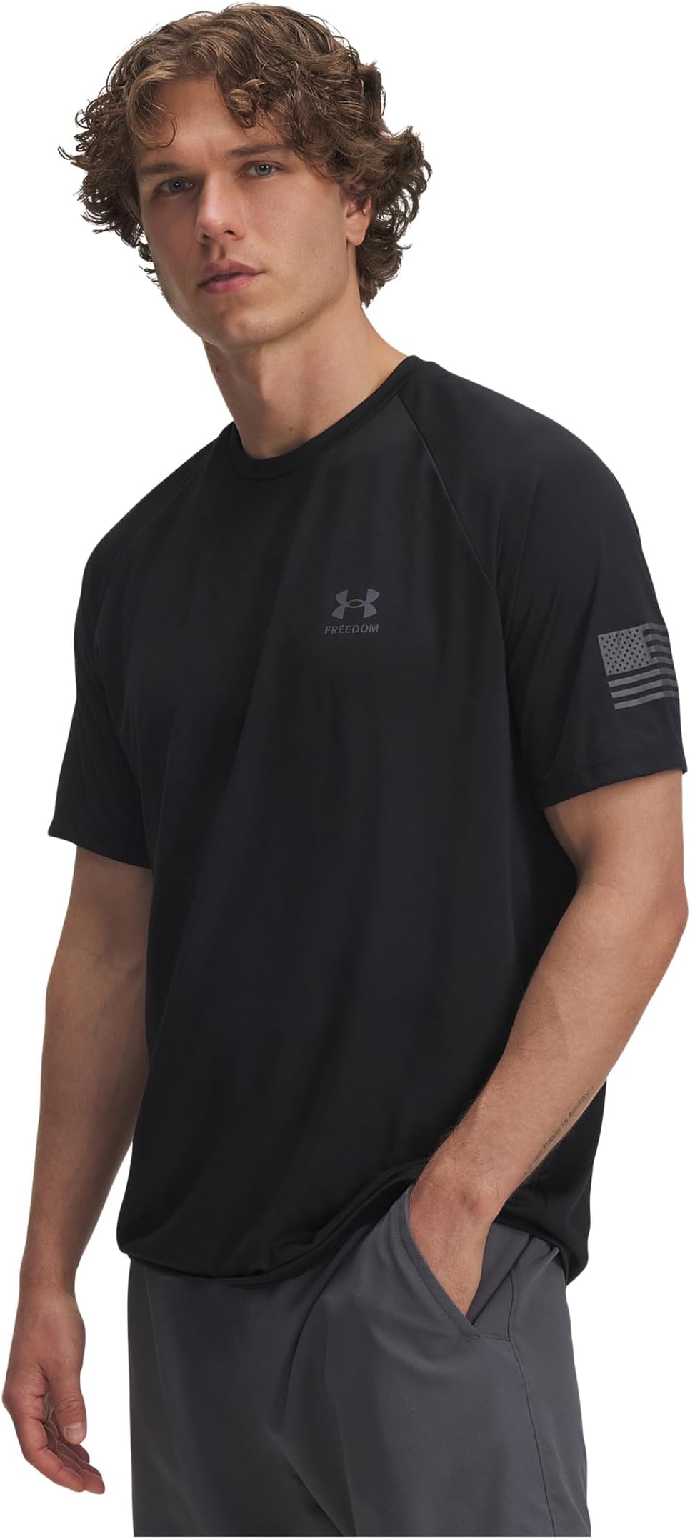 

Футболка Under Armour Freedom Tech Short Sleeve T-Shirt, цвет Black/Pitch Gray