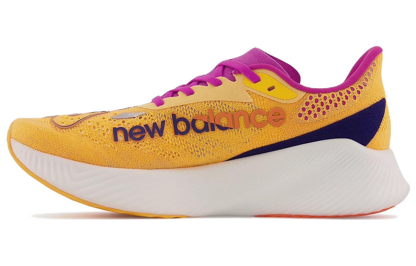 

Кроссовки New Balance NB FuelCell Мужчины