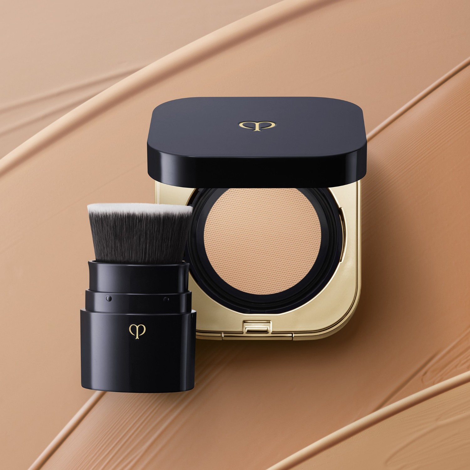 Кисть для лица portable brush Cle De Peau Beaute, количество 1 шт. — фото 4