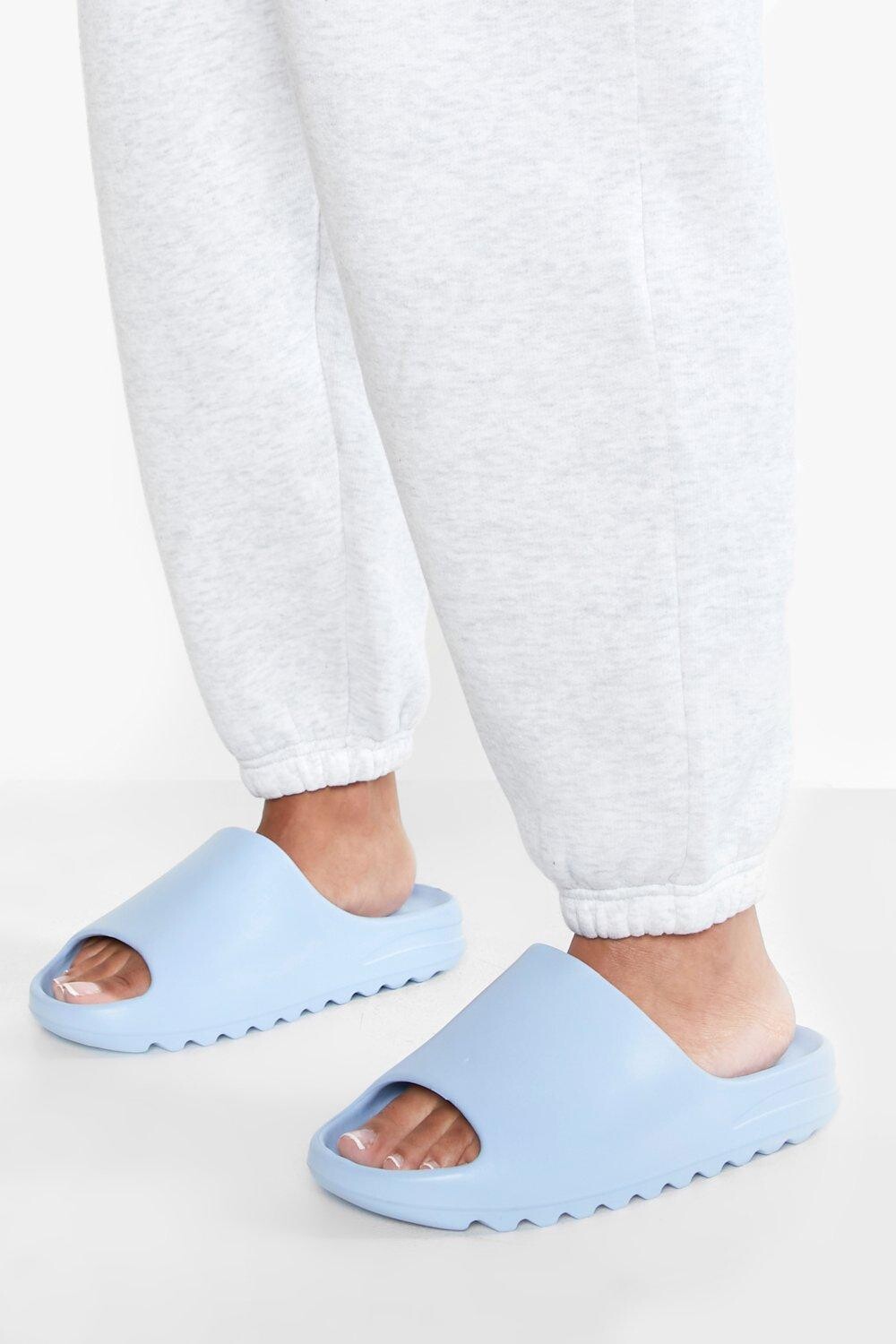 

Массивные шлепанцы широкого кроя boohoo, синий