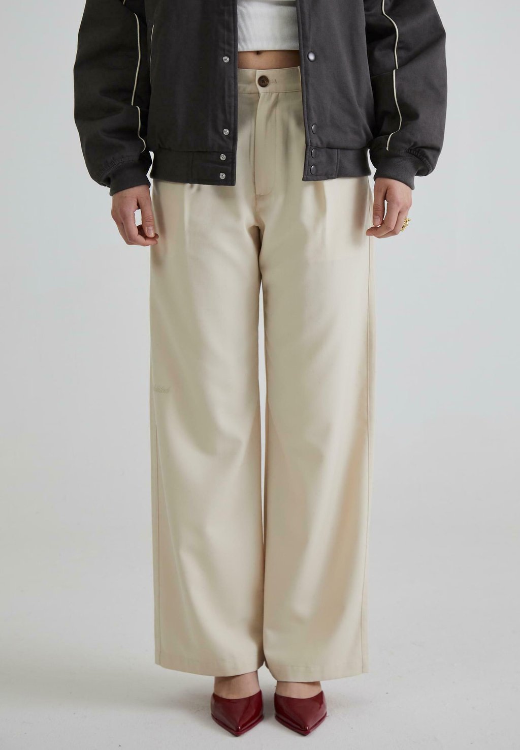 

Брюки SOHO PLEATED PROHIBITED, бежевый