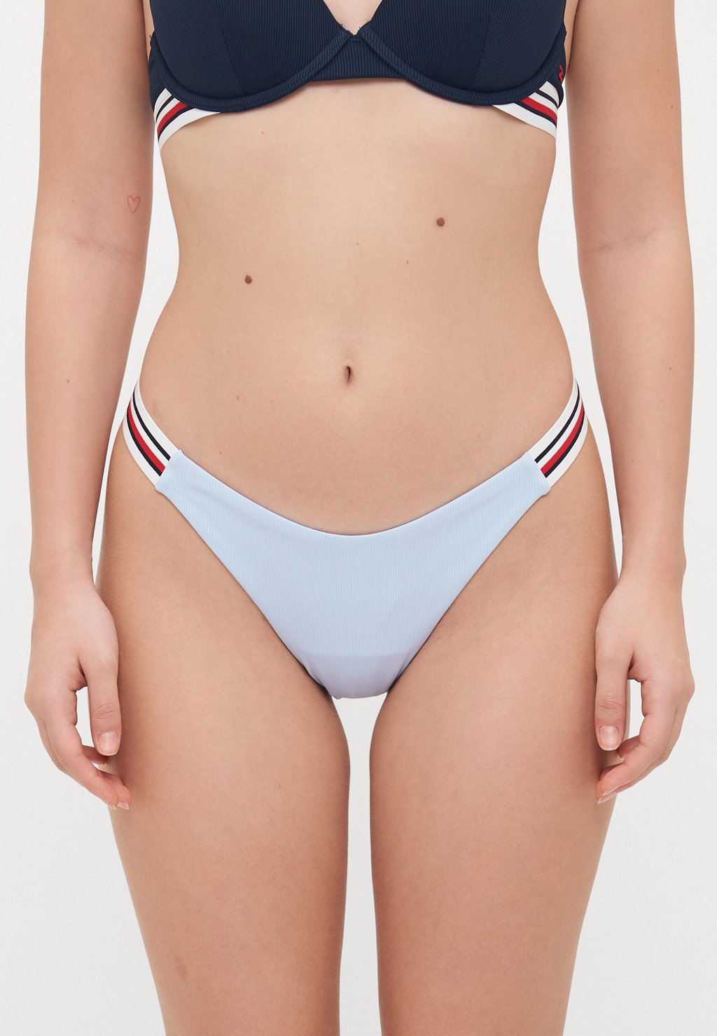 

Плавки бикини GLOBAL STRIPES HIGH LEG CHEEKY Tommy Hilfiger, светло-голубой