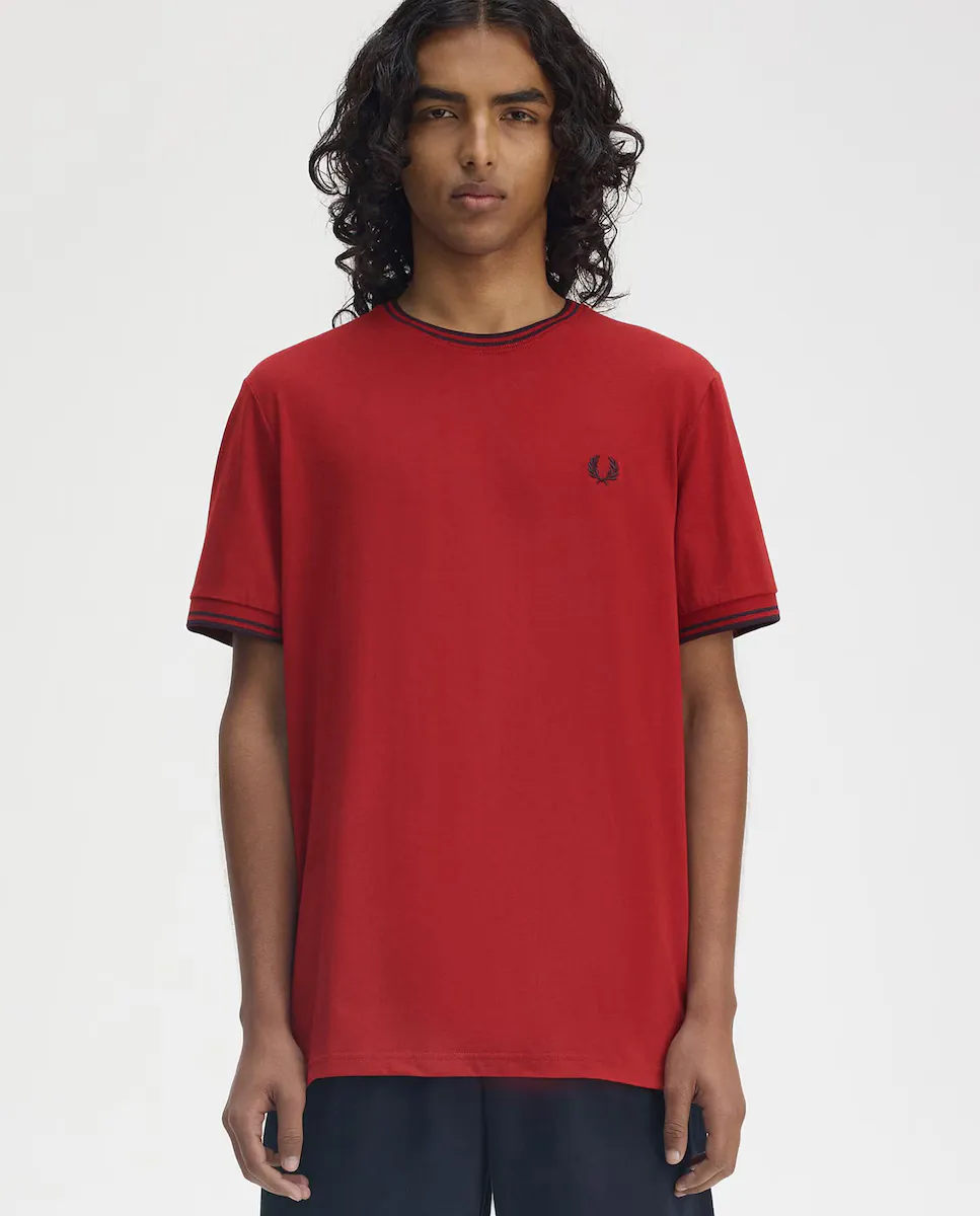 

Мужская футболка с коротким рукавом и отделкой в две полоски Fred Perry, красный