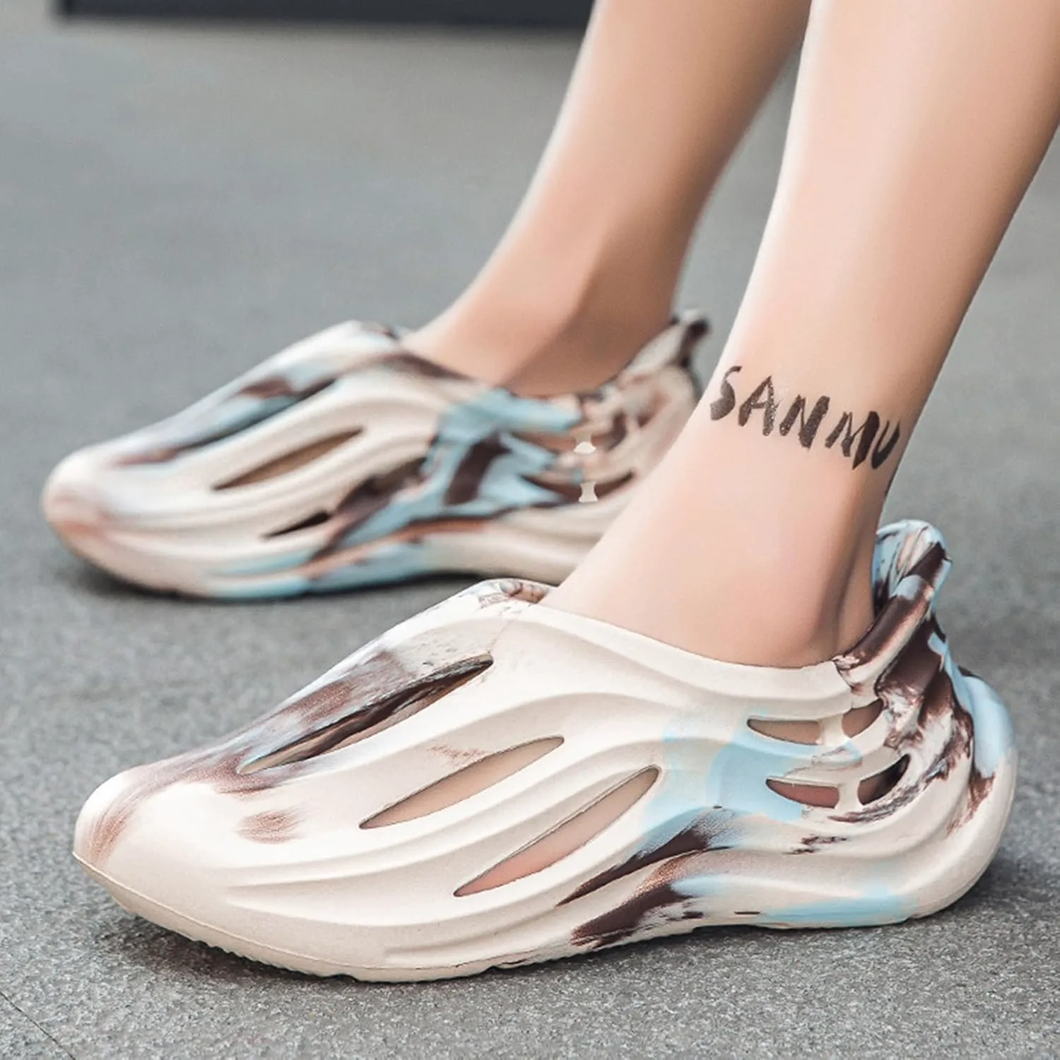 Кроссовки Foam Runner для мужчин и женщин, без шнурков, с вырезами, в стиле Foam Runner, легкие, долговечные, из EVA, дышащие, мягкие тапочки-облака для мужчин и женщин INKUIL, хаки — фото 2