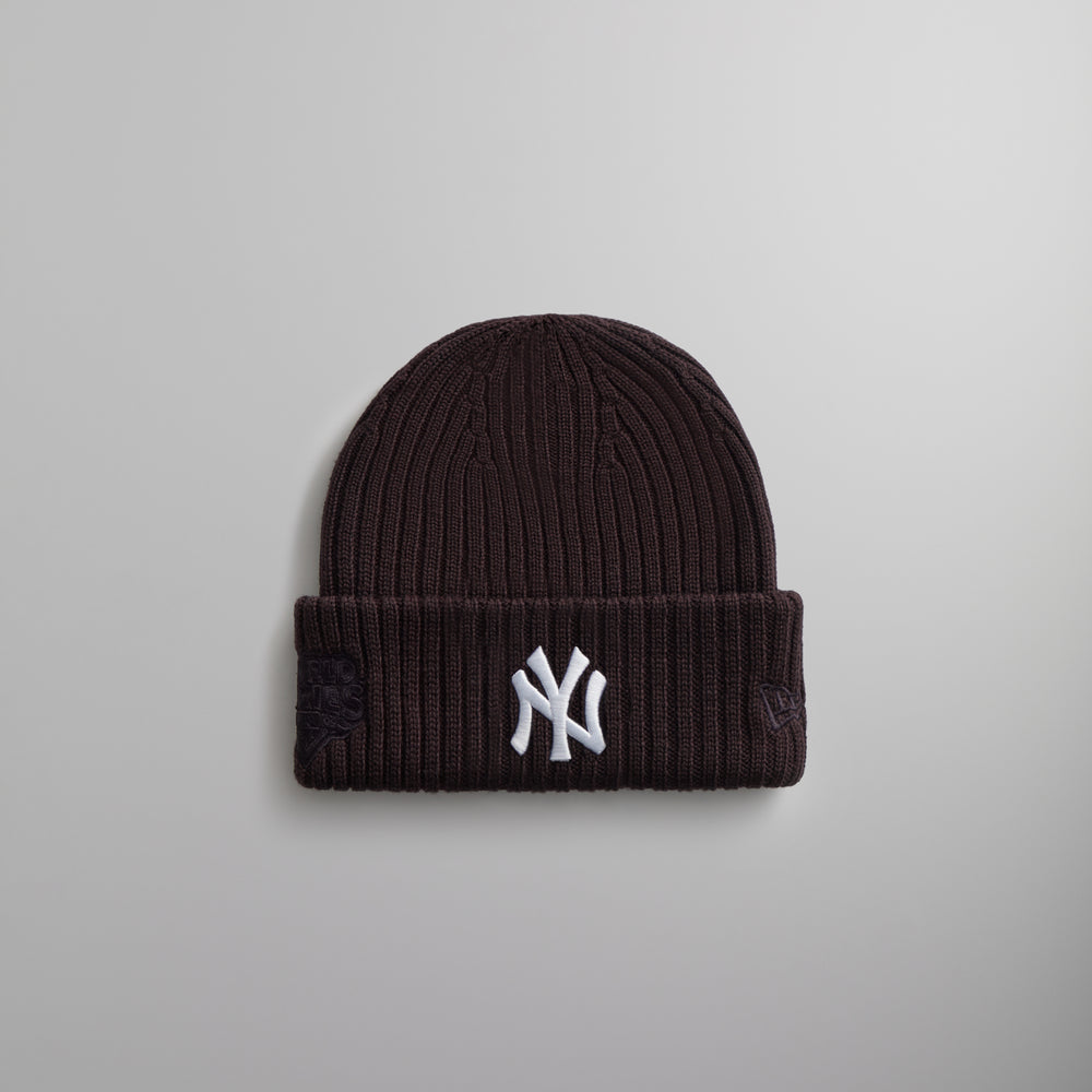 

Шапка Kith & New Era for the New York Yankees Knit Beanie, цвет Nouveau