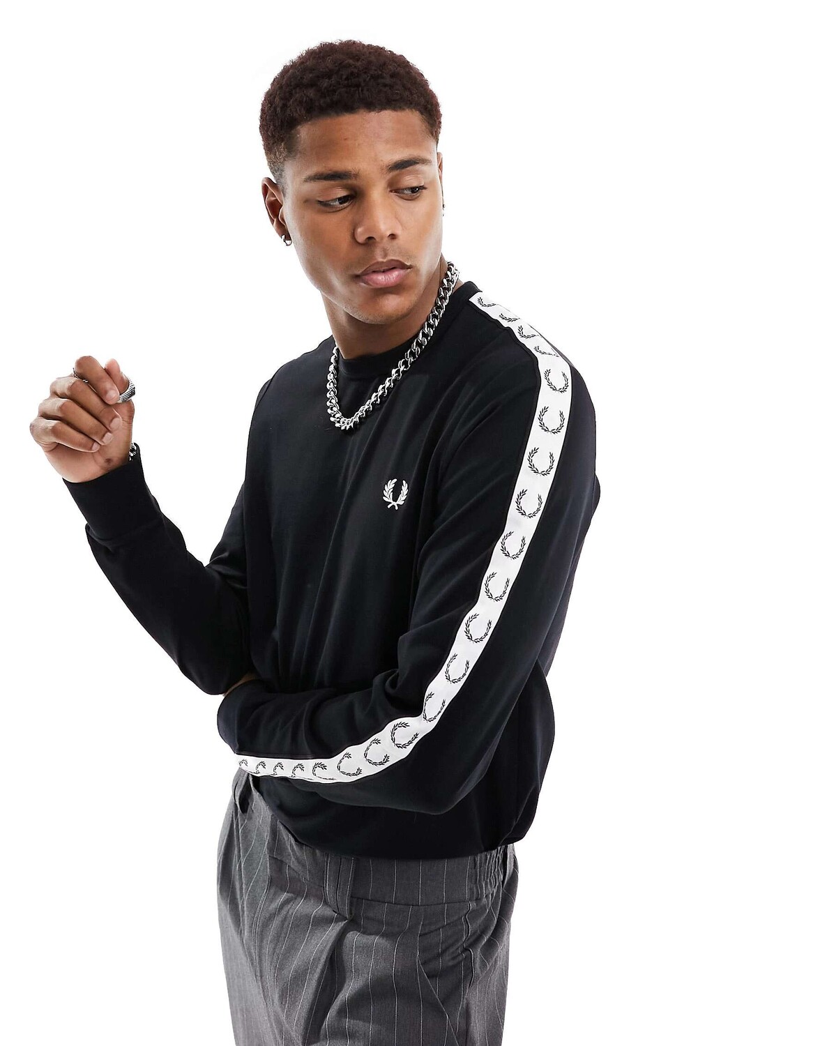 

Черная футболка с длинными рукавами и окантовкой Fred Perry
