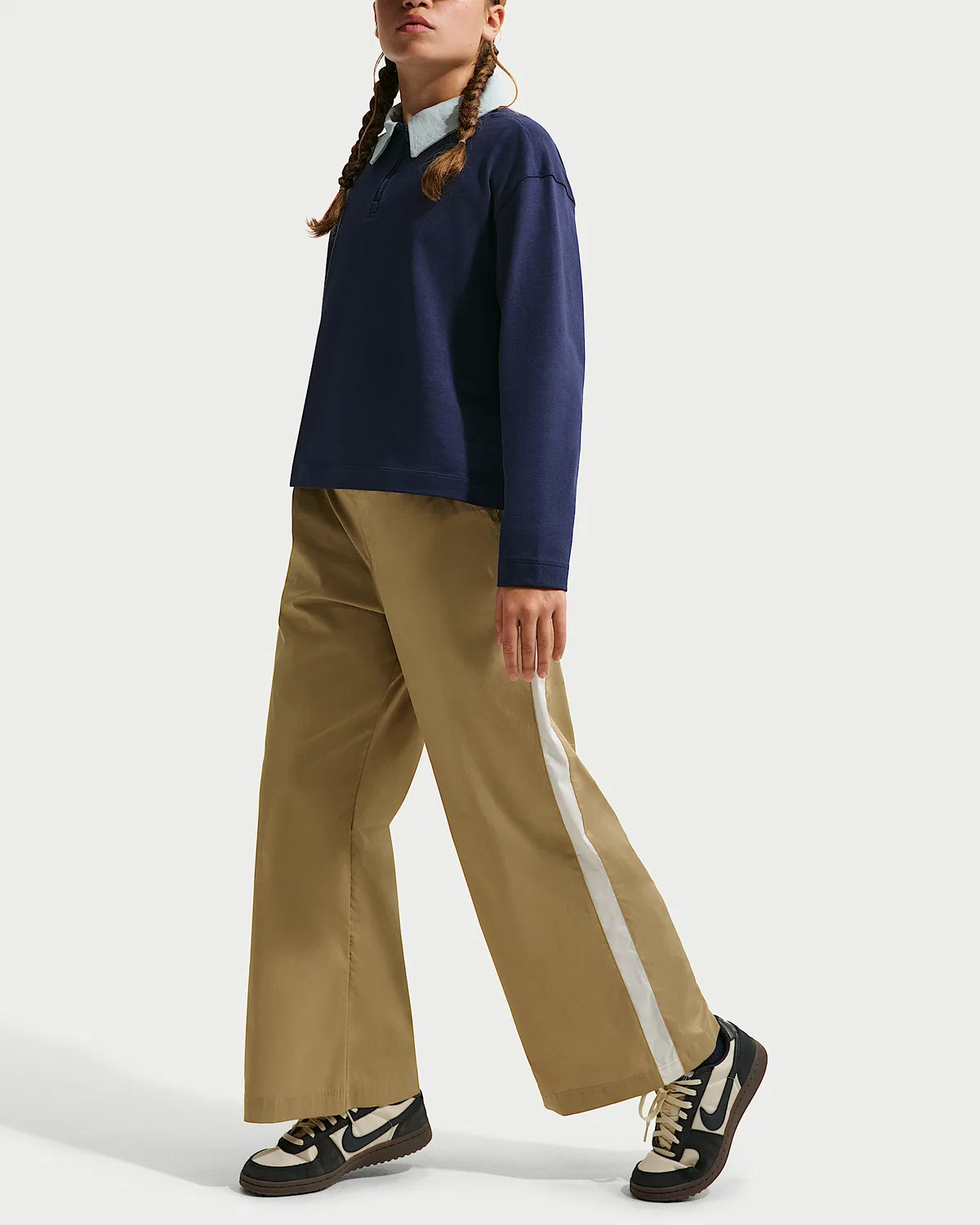 Детские (для девочек) тканые штаны Nike Sportswear Collection, Parachute Beige/Soft Pearl/Parachute Beige — фото 4