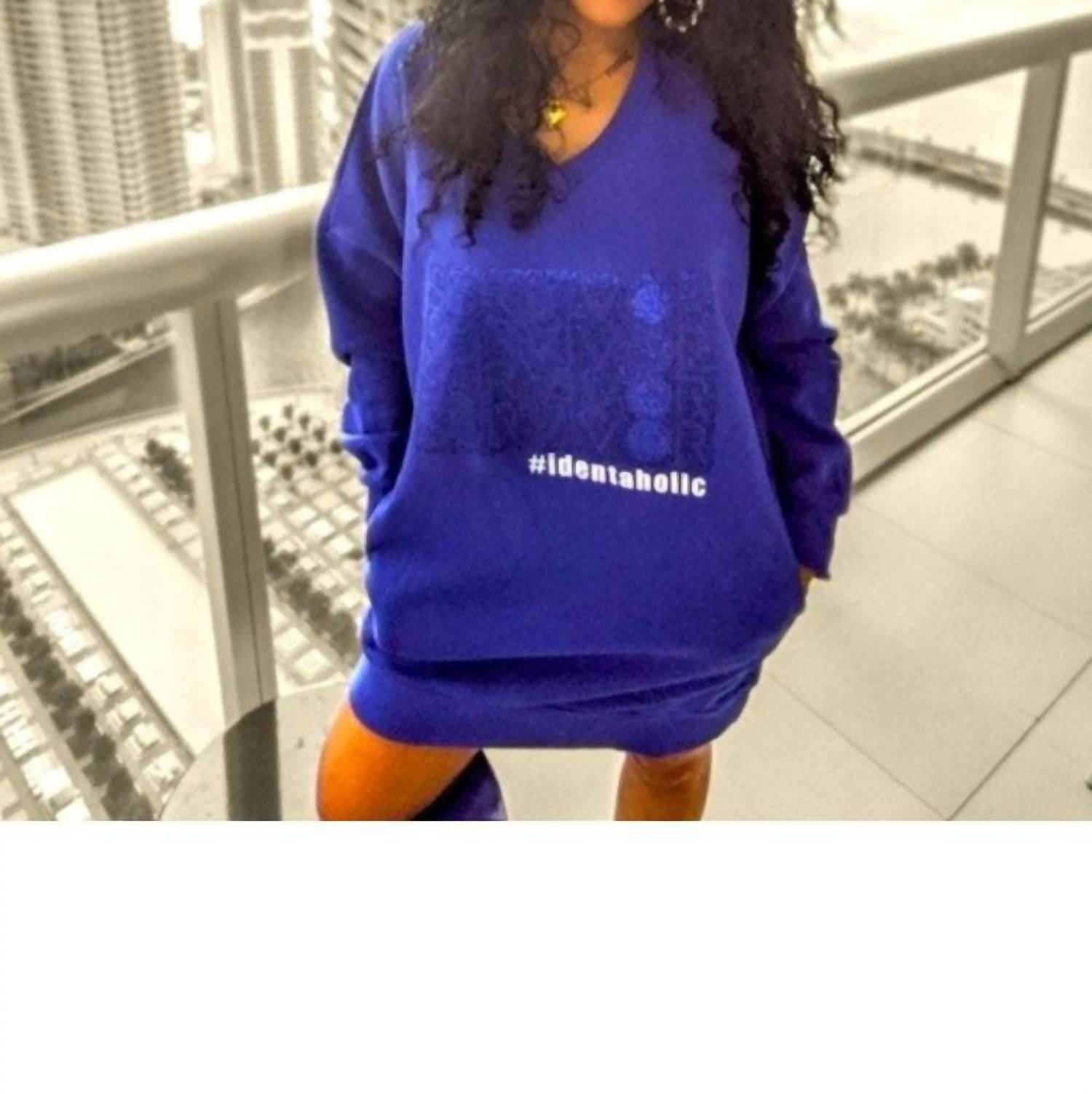 

V-образный свитшот-платье в королевском синем Styles by Callie