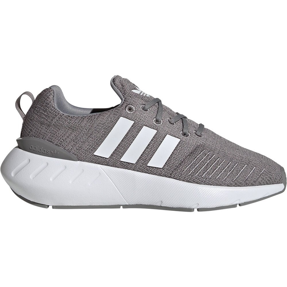 

Кроссовки adidas Swift Run 22 Junior, серый