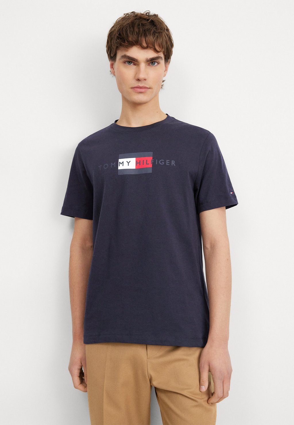 

Базовая футболка Flag Tee Tommy Hilfiger, цвет desert sky