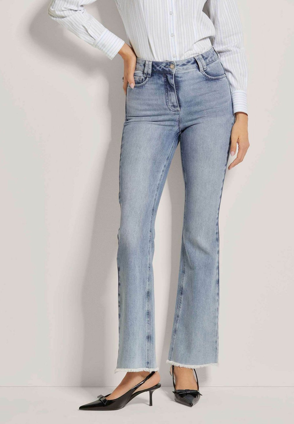 

Джинсы облегающего кроя MADELEINE, цвет Blue Denim