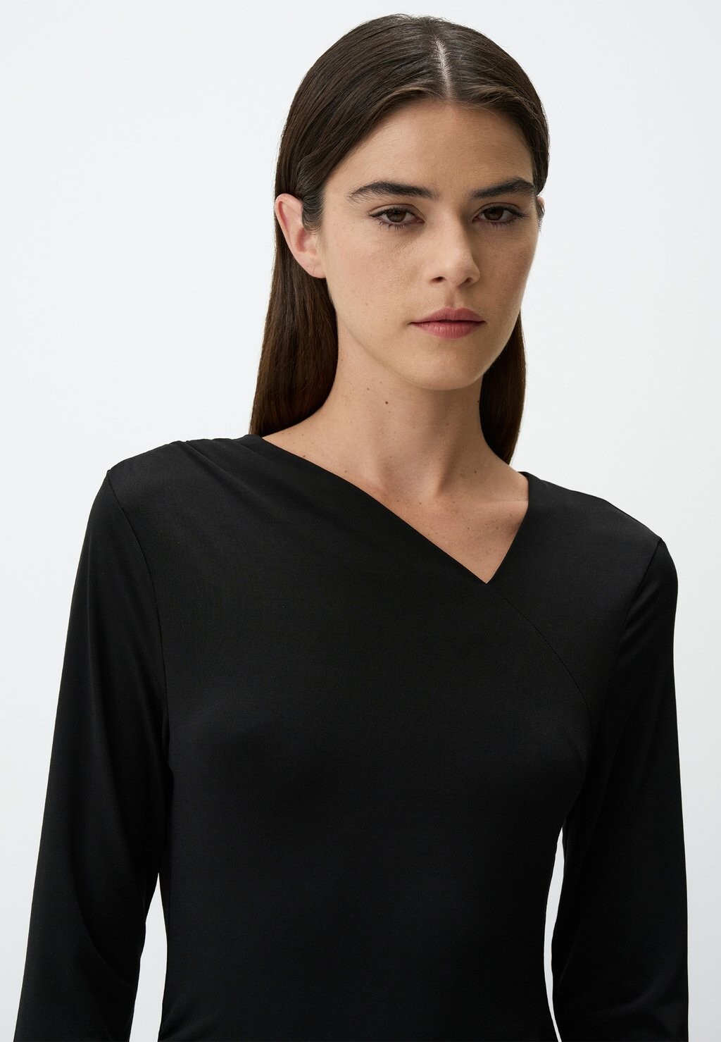 

Топ с длинными рукавами ASYMMETRIC V-NECK Jimmy Key, черный