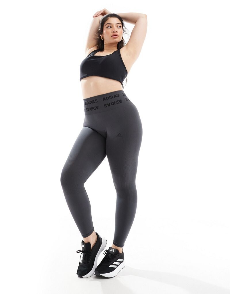 

Серые тайтсы adidas Training Plus Aeroknit 78 7/8 adidas