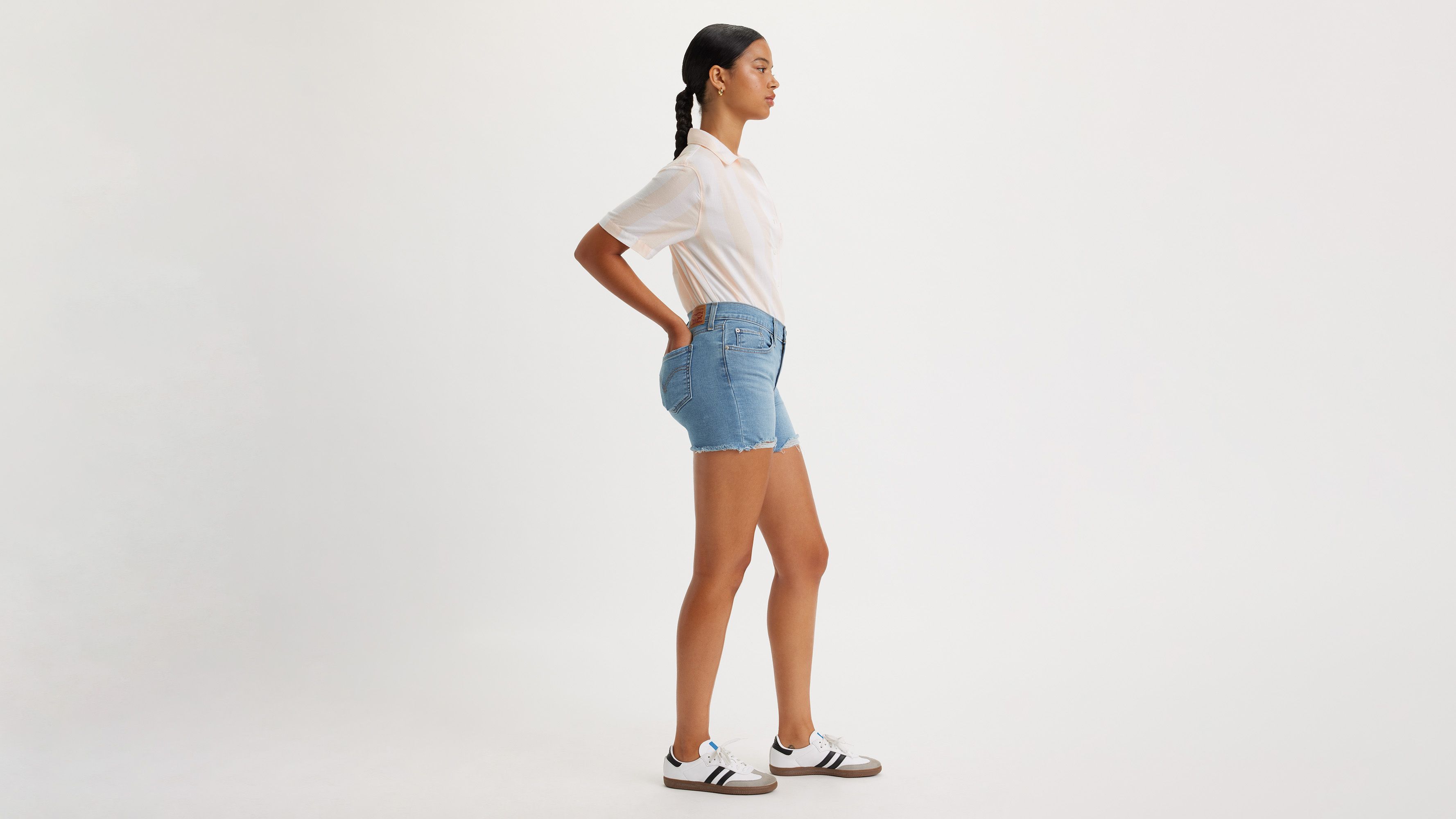 Женские шорты средней длины Levi's, цвет I'm Just A Fan - Medium Wash — фото 2