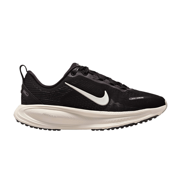 

Кроссовки Vomero 18 GS 'Black Coconut Milk', черный