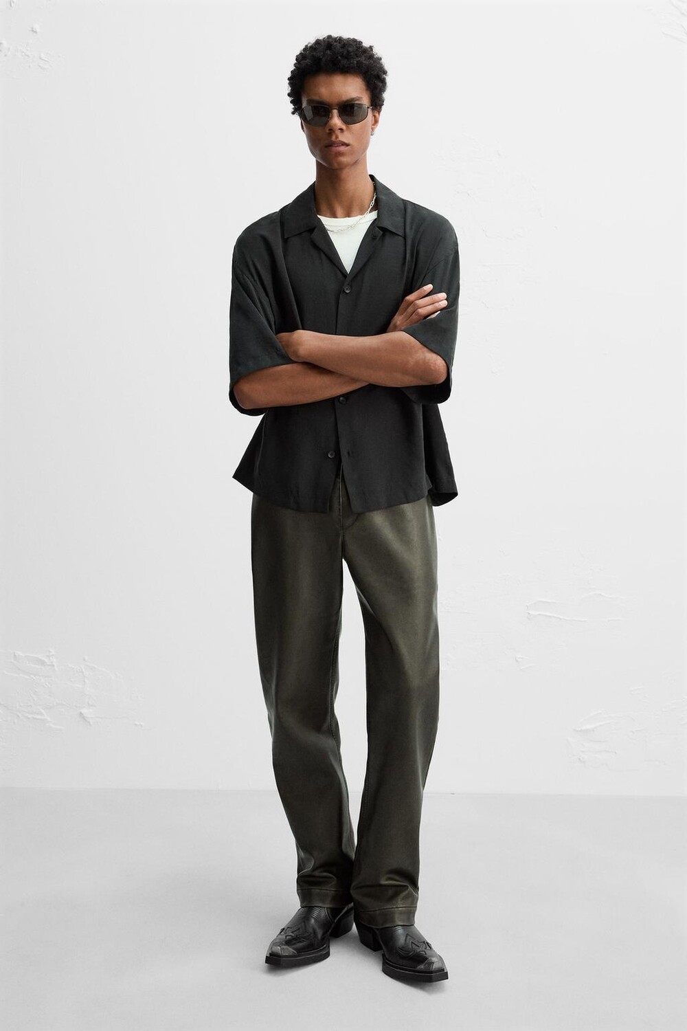 

Кожаные ковбойские сапоги ZARA, черный