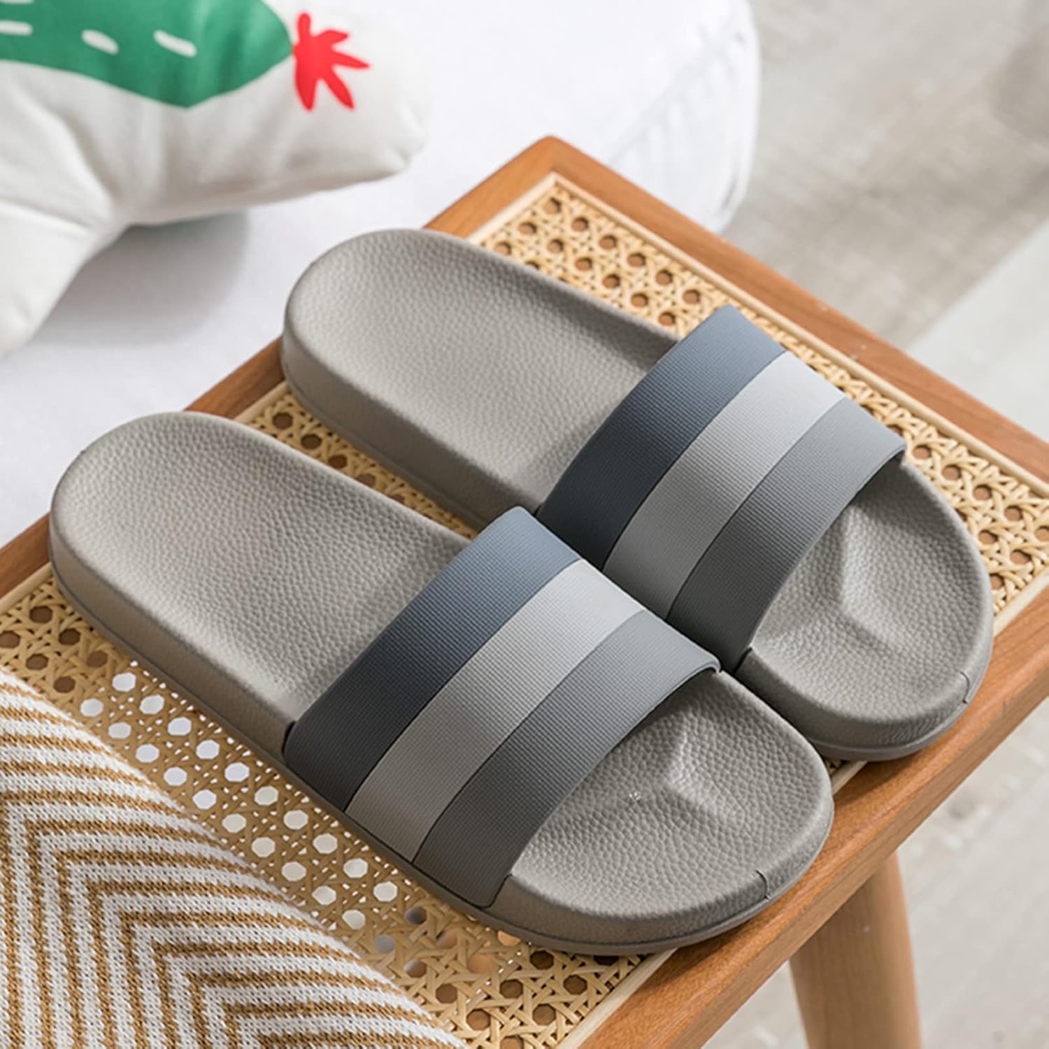 Мужские тапочки Fashion All Seasons с толстой подошвой, нескользящие, с открытым носком, с эффектом памяти, для дома и улицы Generic, серый — фото 3