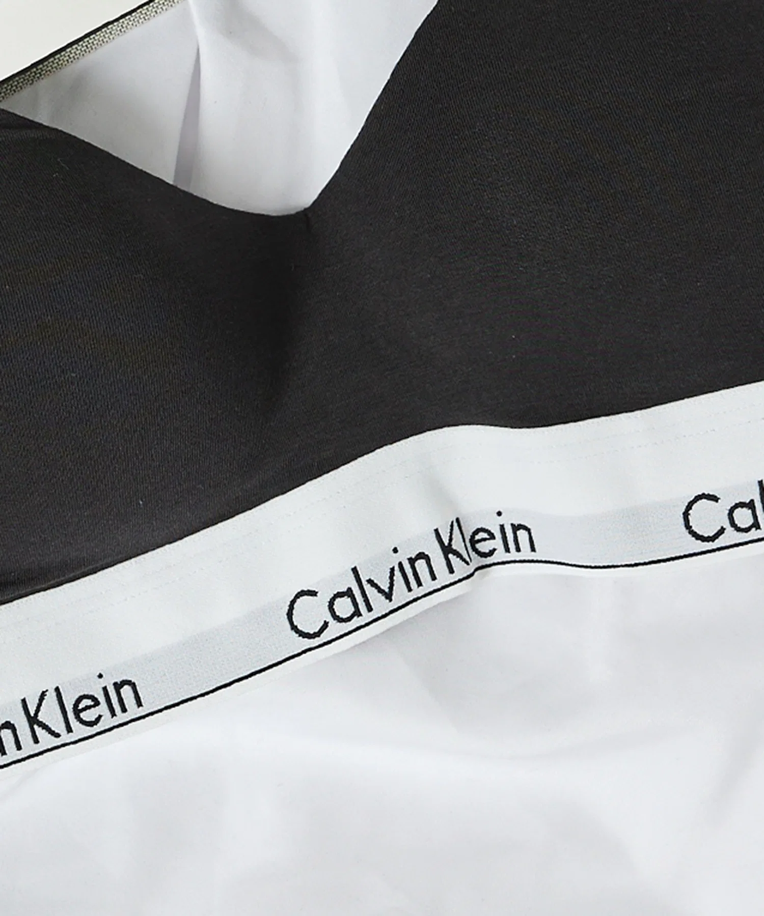 【Calvin Klein】Бюстгальтер с логотипом на плече QF7059 — фото 4