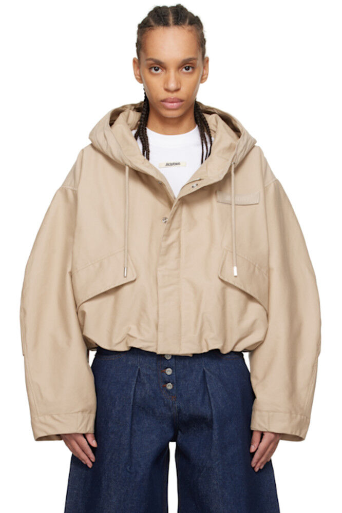 

Бежевая куртка «The Caraco cropped parka» JACQUEMUS
