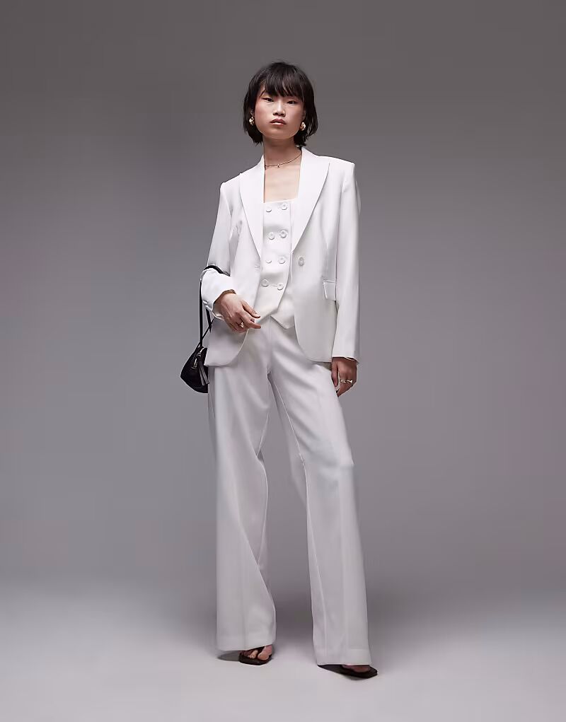 

Костюмный пиджак Mango slim в белом цвете