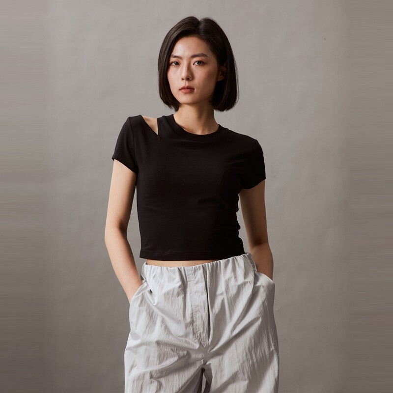 

Футболка женская Calvin Klein Jeans с открытыми плечами, белый