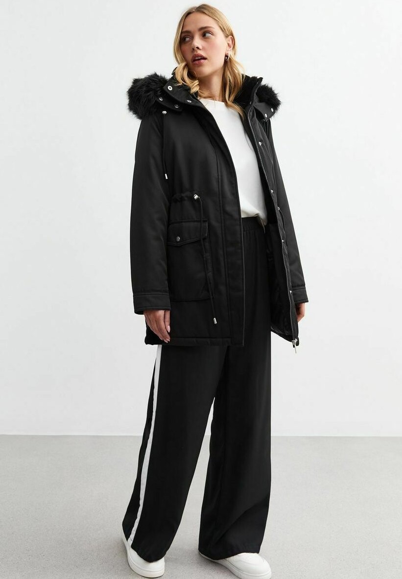 

Зимнее пальто TRIM SHELL New Look, черный
