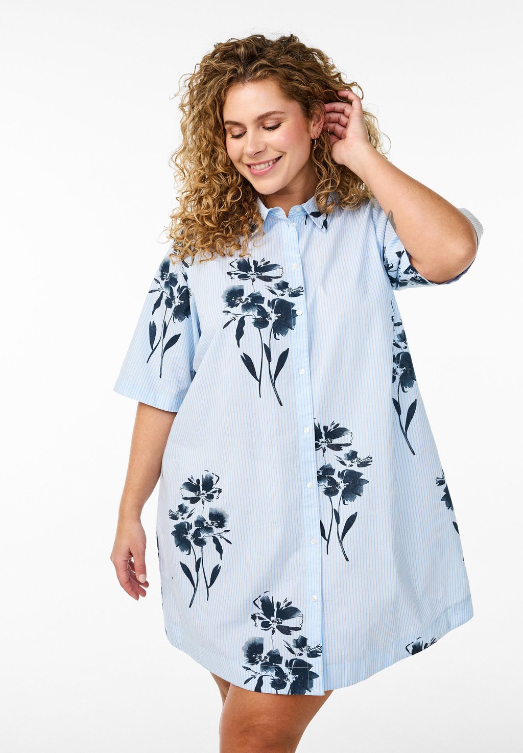 

Туника MIT STREIFEN UND BLUMENPRINT Zizzi, светло-голубой