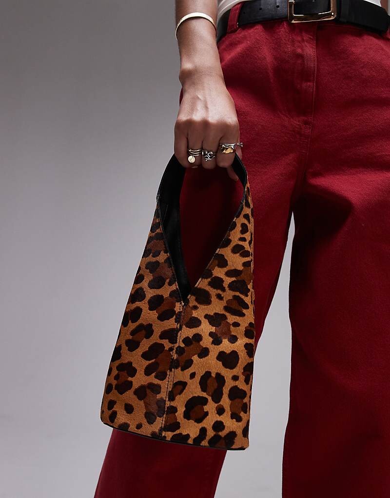 

Topshop – Gima – кожаная сумка с леопардовым принтом