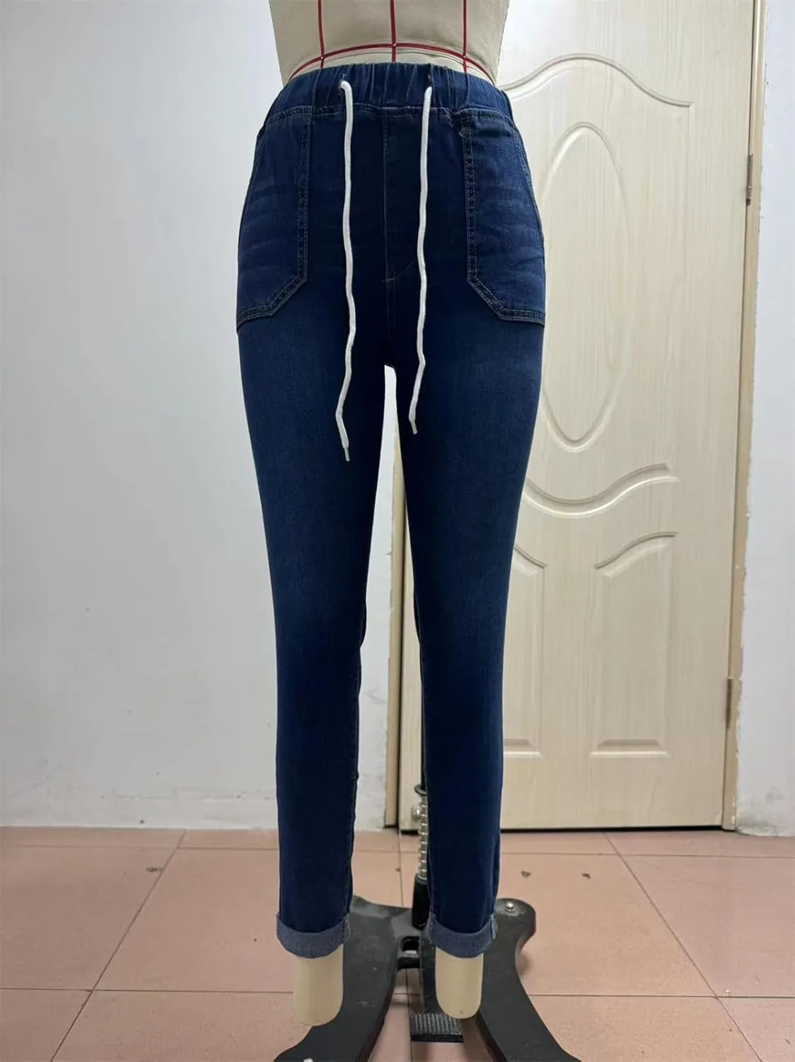 Женские джинсы скинни с завязками темно-синие эластичные slim fit — фото 2