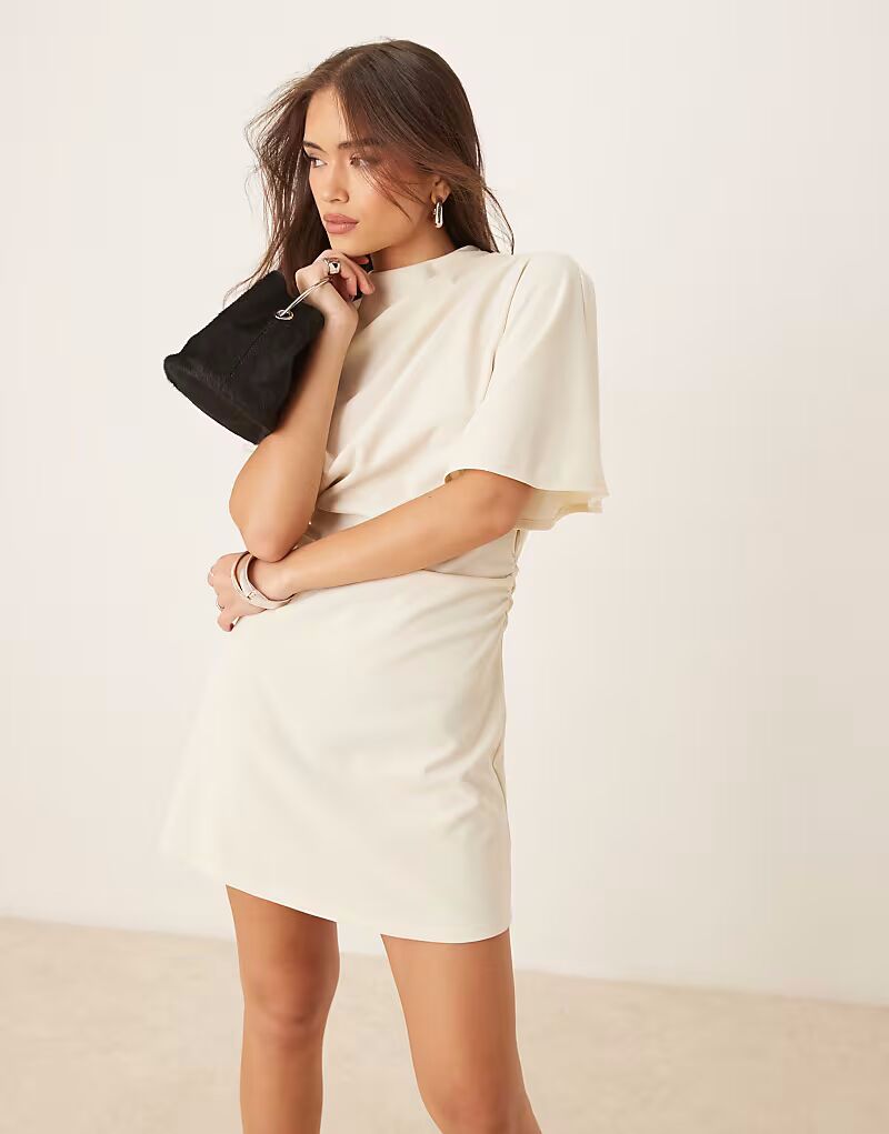 

ASOS DESIGN мини-платье с рукавами-крылышками и сборками по бокам белого цвета
