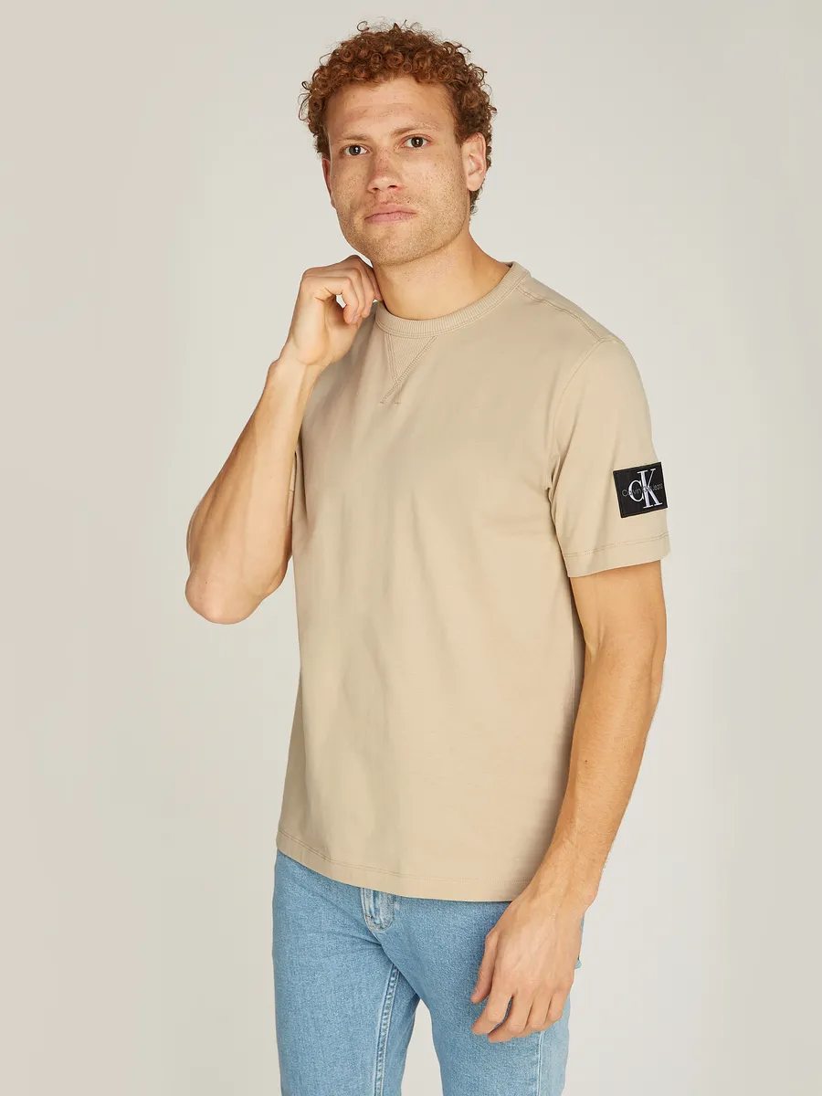 

Футболка Calvin Klein Jeans "BADGE REGULAR TEE", хаки