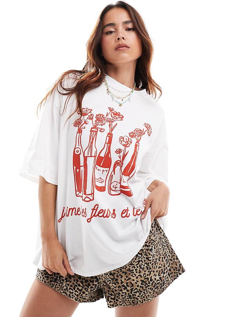 

Белая объемная футболка с изображением цветов и вина ASOS DESIGN