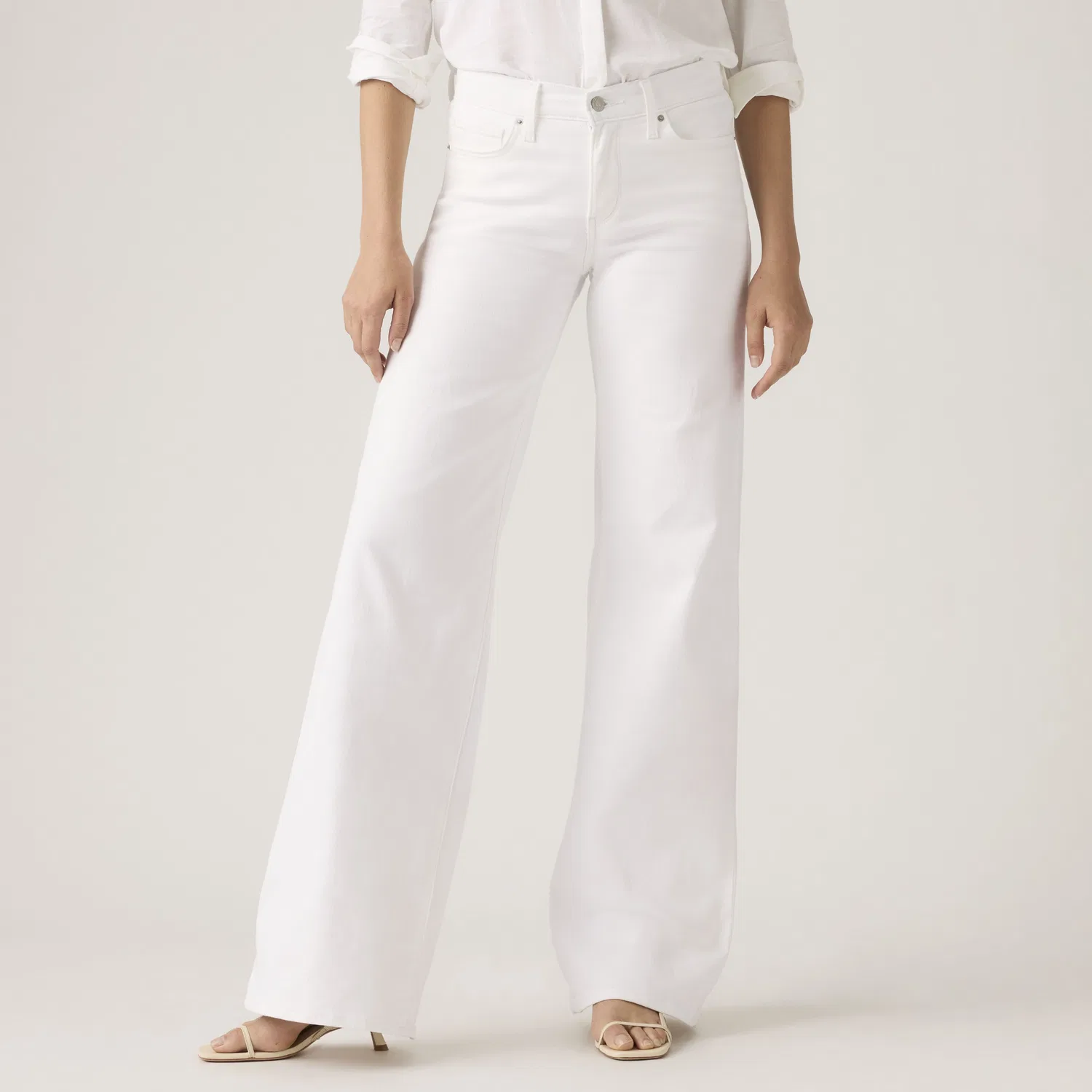 318 Формирующие джинсы для женщин с широкими штанинами Levi's, White — фото 2