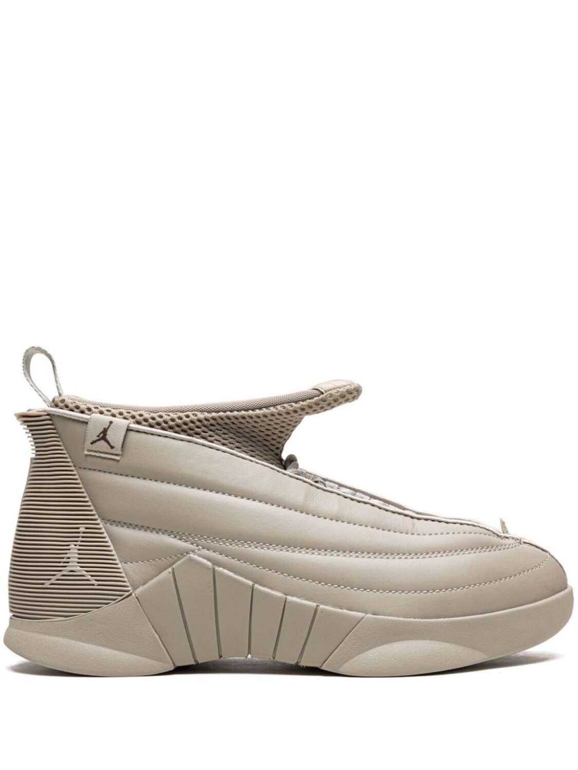 

Кроссовки Air 15 из коллаборации с Billie Eilish Jordan, бежевый