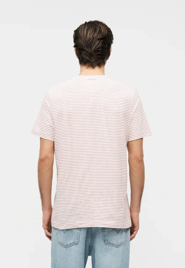 Футболка Tommy Hilfiger Seasonal fit tee core essentials print t-shirt, цвет экрю/средне-красный — фото 2