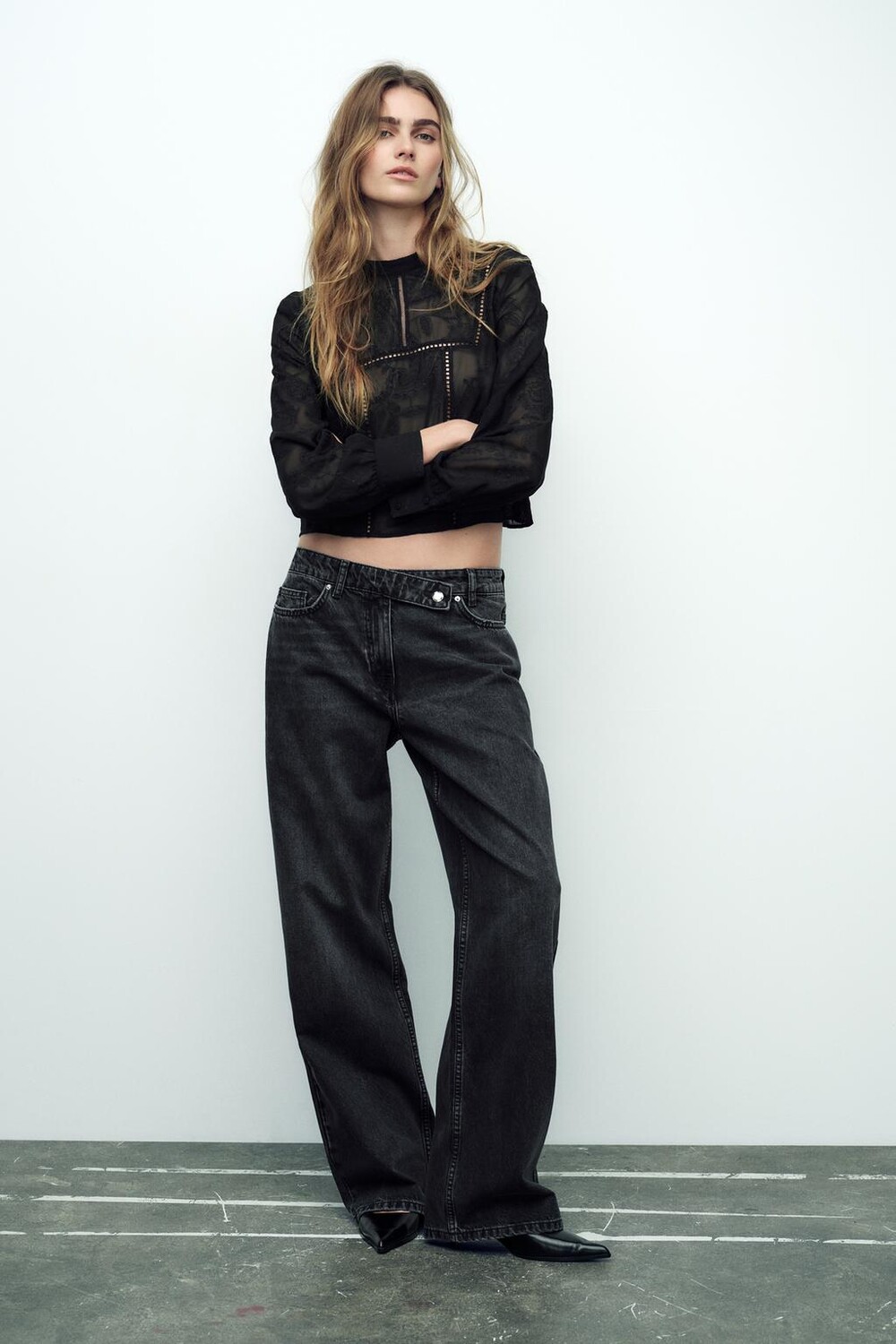 

Вышитый топ с кружевной отделкой ZARA, черный