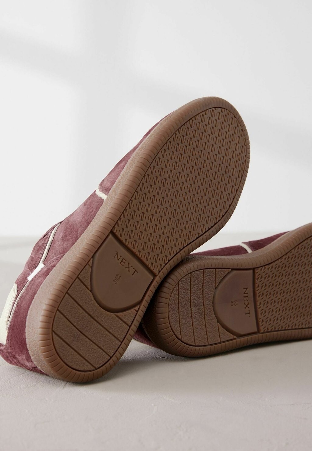 

Кроссовки на шнуровке FOREVER COMFORT RETRO, REGULAR FIT Next, красный