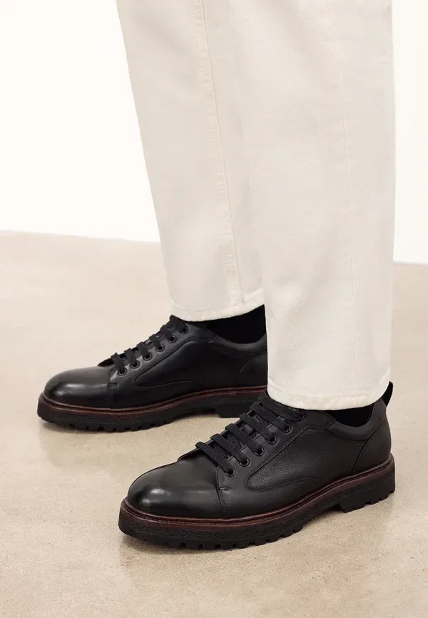 Кроссовки Olegos smart lace ups Kazar, черный