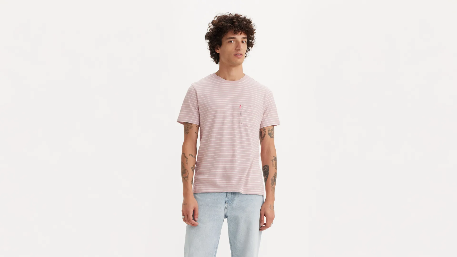 

Классическая футболка с карманами Levi's, фиолетовый