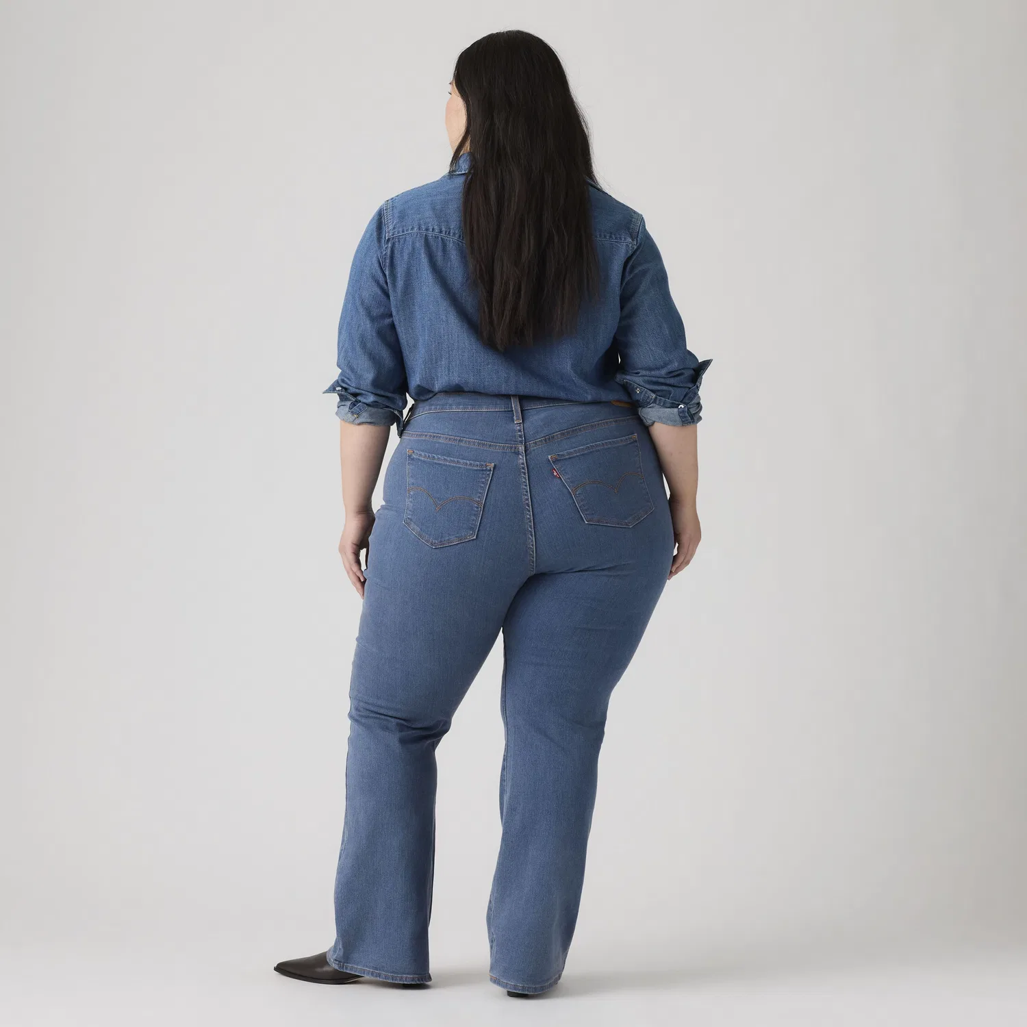 Женские джинсы-клеш 315 (большие размеры) Levi's, Medium Wash — фото 3