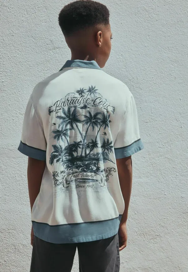 Рубашка Next, Regular fit short sleeve revere collar, бело-голубая с пальмовым узором — фото 3